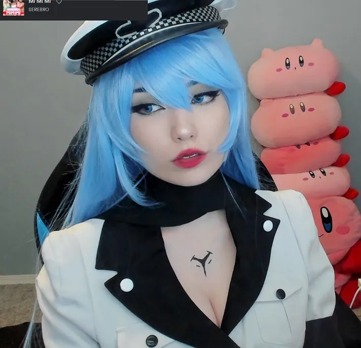 Emiru - emiru-hot-5.webp